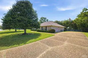 5334 Stafford Cir, Pace, FL 32571 - Photo 3