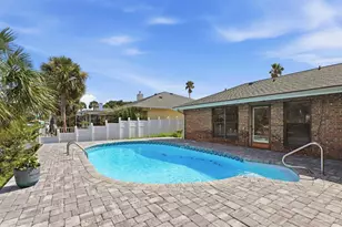 1119 Seabreeze Ln, Gulf Breeze, FL 32563 - Photo 31