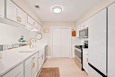 1038 Magnolia Ln, Gulf Breeze, FL 32563 - Photo 5