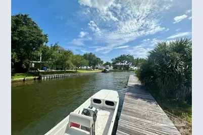 4731 Marina Dr, Gulf Breeze, FL 32563 - Photo 11