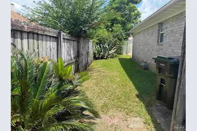 401 Thorn Ct, Pensacola, FL 32526 - Photo 25