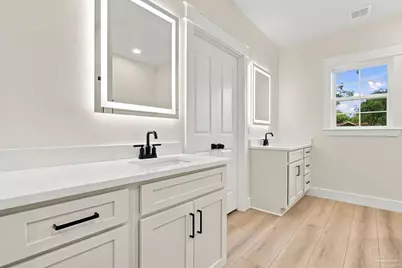 915 N B St, Pensacola, FL 32501 - Photo 17