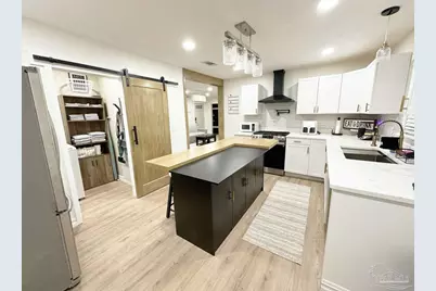 2100 N Spring St, Pensacola, FL 32501 - Photo 3