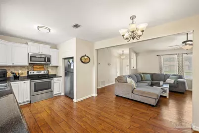 10517 Heatherwood Dr, Pensacola, FL 32506 - Photo 9