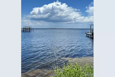 2718 Bay St, Gulf Breeze, FL 32563 - Photo 7