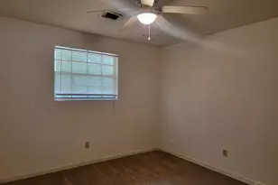917 N 70th Ave, Pensacola, FL 32506 - Photo 9