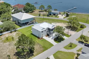 1774 Thresher Dr, Navarre, FL 32566 - Photo 5