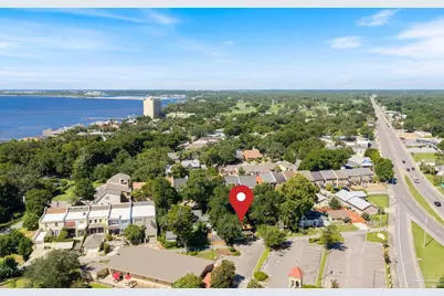 7 Broadmoor Ln, Pensacola, FL 32507 - Photo 9