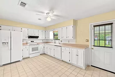 6639 Chicago Ave, Pensacola, FL 32526 - Photo 9