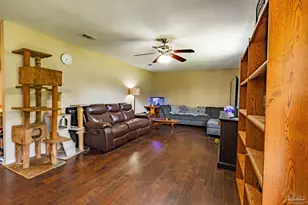 4351 Castille Ct, Pace, FL 32571 - Photo 9