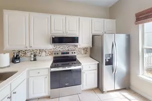2737 Bay Club Dr, Navarre, FL 32566 - Photo 9