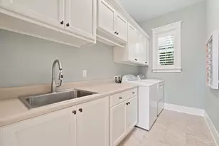 1407 E Hernandez St, Pensacola, FL 32503 - Photo 39