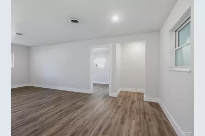 6426 Julia Dr, Milton, FL 32570 - Photo 9