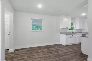 6426 Julia Dr, Milton, FL 32570 - Photo 5