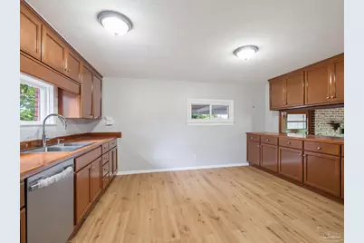 2014 University St, Pensacola, FL 32504 - Photo 11