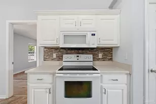 7317 Westminster Dr, Navarre, FL 32566 - Photo 11