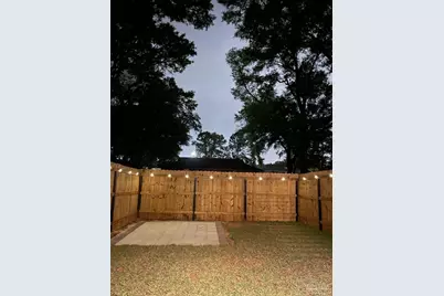 1227 Fairchild Village Dr, Pensacola, FL 32504 - Photo 9