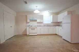 4121 Woodfin Cir, Pace, FL 32571 - Photo 7
