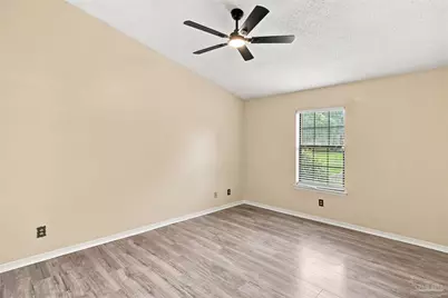 4426 Bellview Ave, Pensacola, FL 32526 - Photo 15