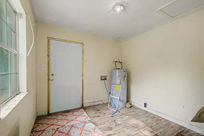 197 Hudson St, Crestview, FL 32536 - Photo 17