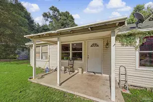197 Hudson St, Crestview, FL 32536 - Photo 3
