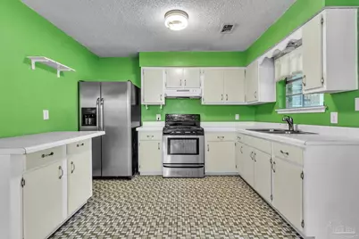 910 Bartow Ave, Pensacola, FL 32507 - Photo 7