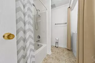 300 Loveland Cir, Pensacola, FL 32526 - Photo 13