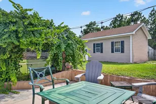 2445 Elkhart Dr, Navarre, FL 32566 - Photo 3