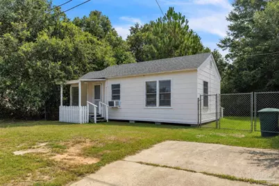 1040 Wayne Ave, Pensacola, FL 32507 - Photo 1
