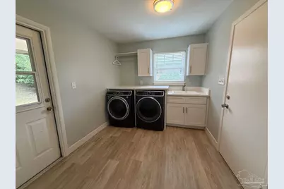 420 Dolphin St, Gulf Breeze, FL 32561 - Photo 13
