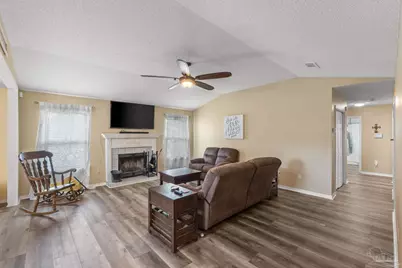 5321 Medicine Bow St, Milton, FL 32570 - Photo 3