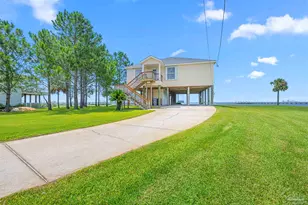 1002 Magnolia Ln, Gulf Breeze, FL 32563 - Photo 45