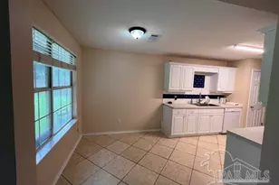 5563 Chantilly Cir, Milton, FL 32583 - Photo 5