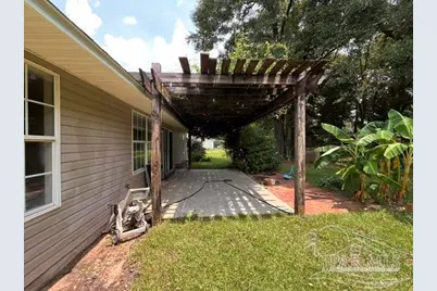 5563 Chantilly Cir, Milton, FL 32583 - Photo 15