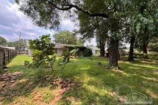 5563 Chantilly Cir, Milton, FL 32583 - Photo 17