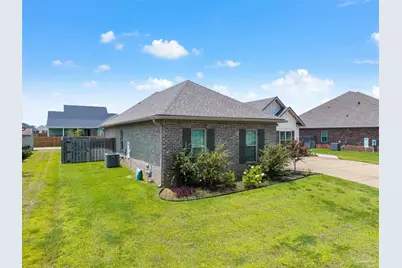 2437 Okatie Ln, Cantonment, FL 32533 - Photo 3