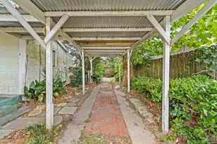 7 Broadmoor Ln, Pensacola, FL 32507 - Photo 5
