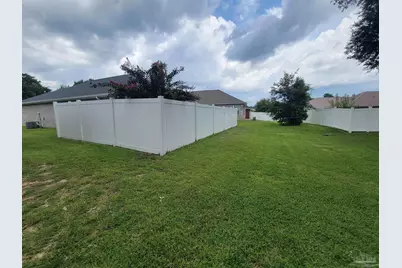 3881 Throne Ct, Milton, FL 32583 - Photo 7