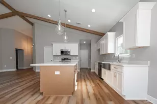8318 Vickie St, Pensacola, FL 32514 - Photo 13