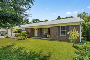 8197 Verdura St, Navarre, FL 32566 - Photo 3