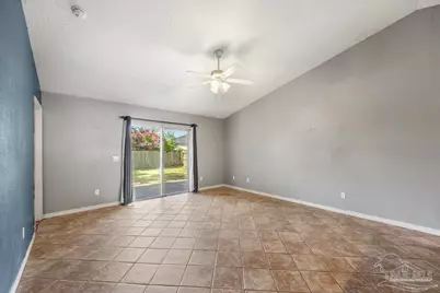 635 Saleta St, Pensacola, FL 32534 - Photo 9