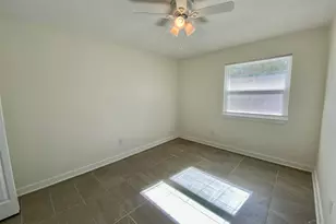 9557 Lillian Hwy, Pensacola, FL 32506 - Photo 11