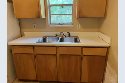 2048 Tomlinson Rd, Pensacola, FL 32526 - Photo 3