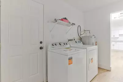 7075 Ben Sasser Dr, Pensacola, FL 32526 - Photo 15