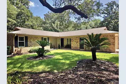 1559 Oak Shore Dr, Gulf Breeze, FL 32563 - Photo 1