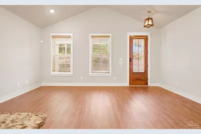 1010 N D St, Pensacola, FL 32501 - Photo 5