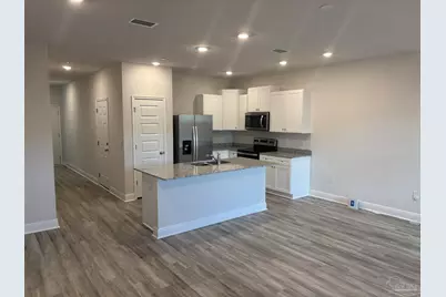 1202 Fairchild Village Dr, Pensacola, FL 32504 - Photo 3