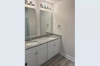 1202 Fairchild Village Dr, Pensacola, FL 32504 - Photo 7