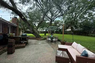 208 Hibiscus Ave, Gulf Breeze, FL 32561 - Photo 5