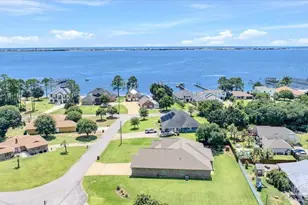 7604 N Shores Dr, Navarre, FL 32566 - Photo 61